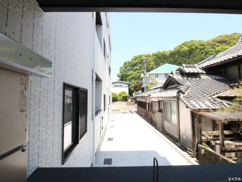 室内からの展望 AMP es 東平尾
