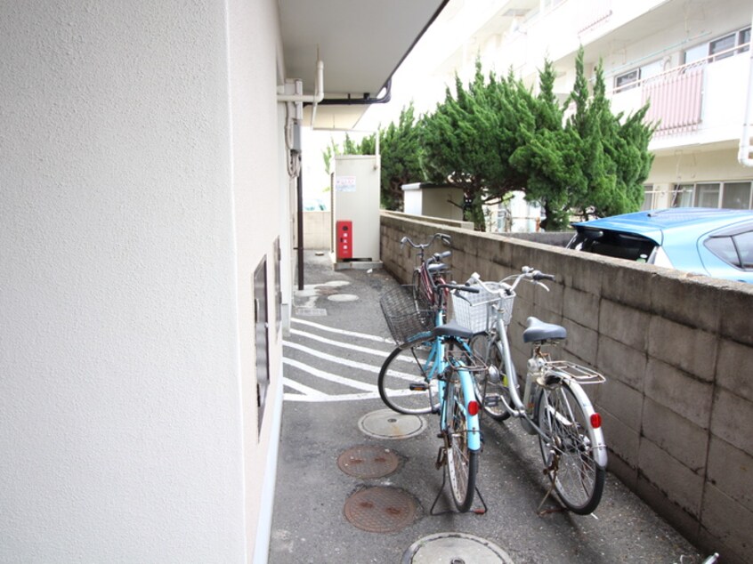 駐輪場 シャトレ穴生Ⅲ