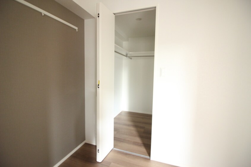 収納 エンクレスト呉服町（411）