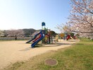 紫川河畔公園(公園)まで800m コ－ポ鷲峰Ⅱ