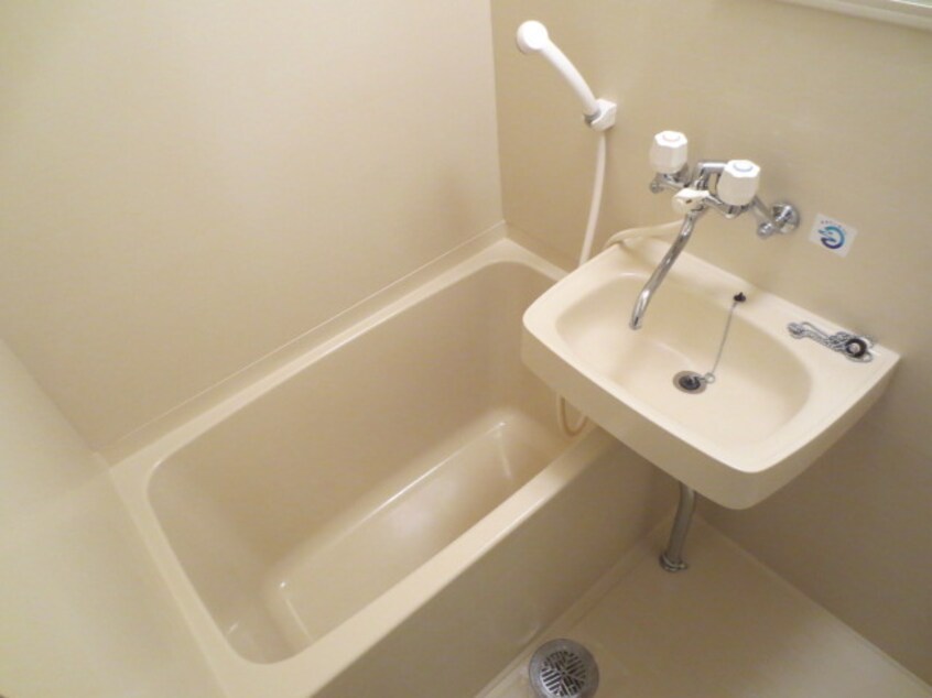 バス／シャワールーム等 エバーガーデン荻原