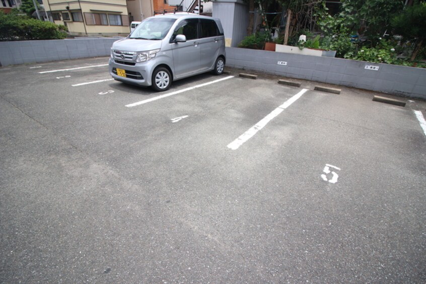 駐車場 ティアラ原南
