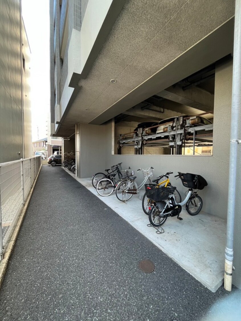 駐輪場 ガーデンコートSUNATSU