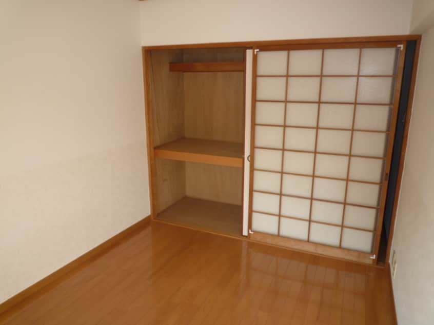 収納 シャインハイツ西新