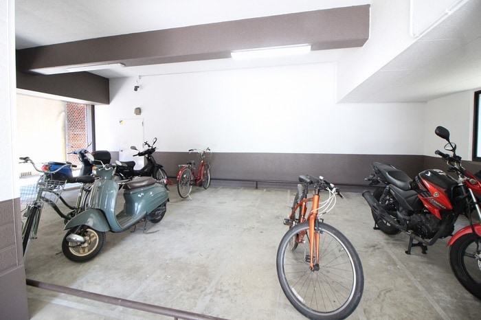 駐輪場 トーケン設計戸畑駅前ビル