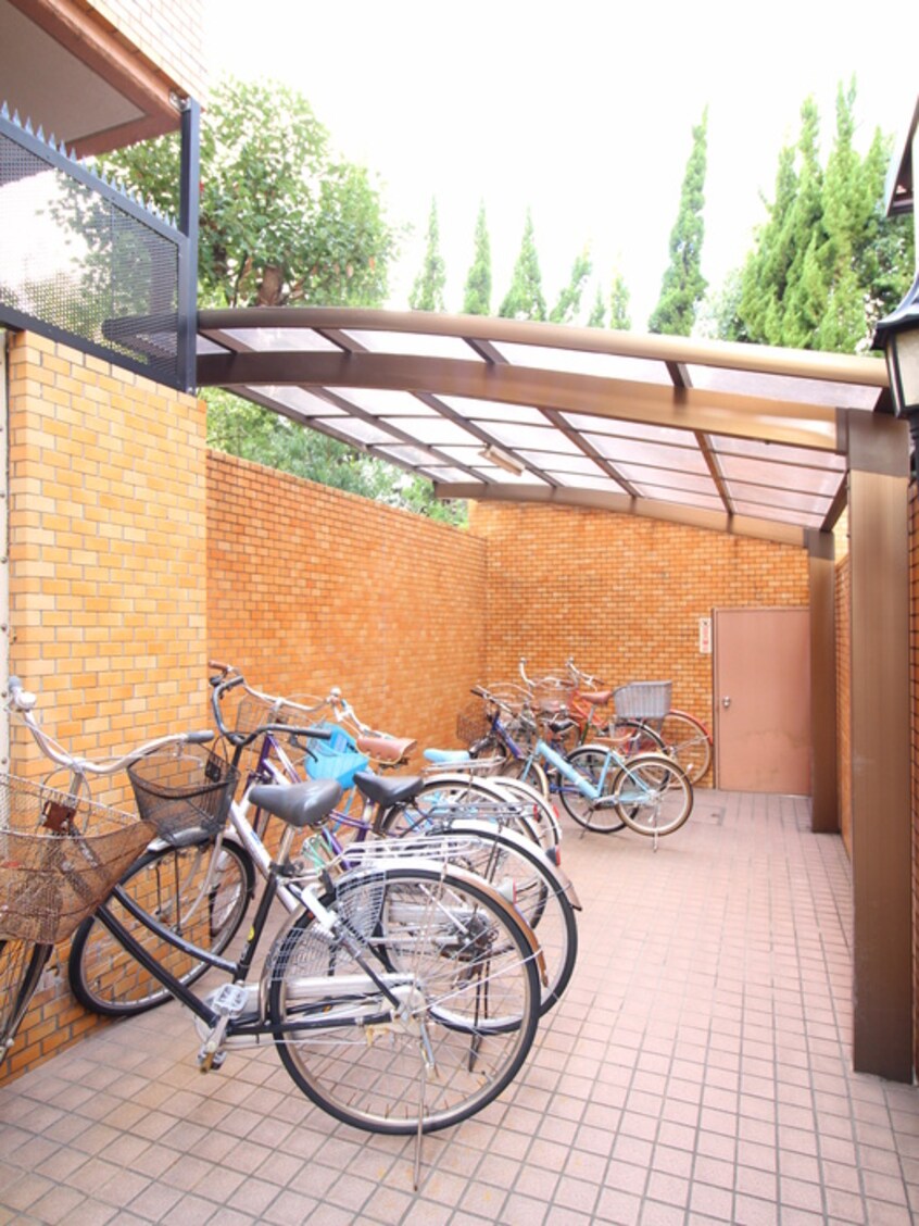 駐輪場 ﾛｲﾔﾙﾏﾝｼｮﾝ大濠(301)