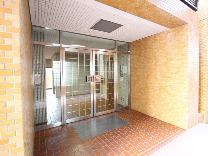 エントランス部分 ﾛｲﾔﾙﾏﾝｼｮﾝ大濠(301)