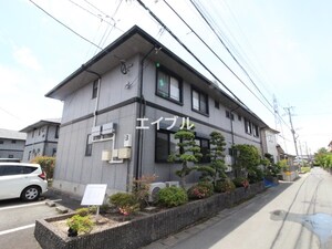 ハイカムール津福C