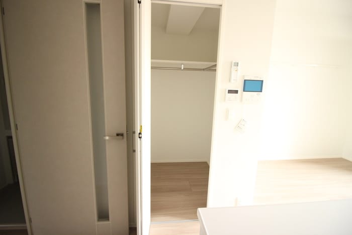 収納 エンクレスト呉服町（906）