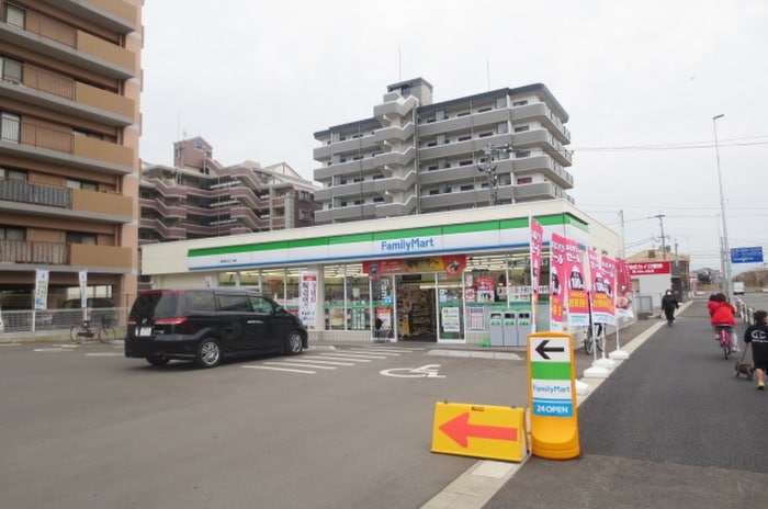 ファミリーマート福岡和白五丁目店(コンビニ)まで140m プレステ－ジ和白Ⅴ