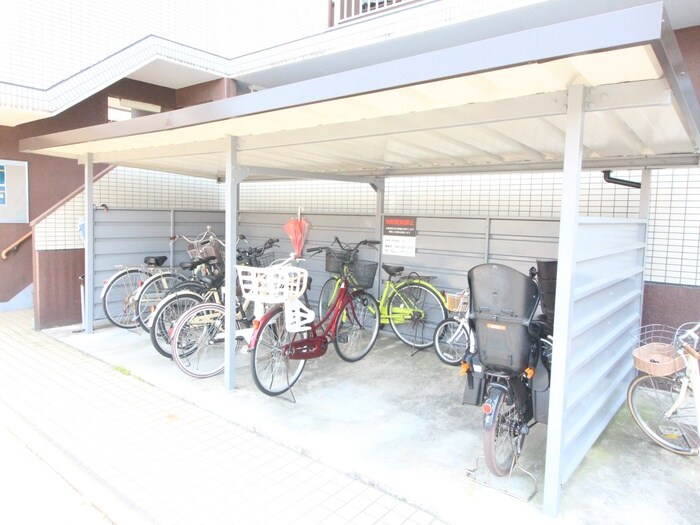 駐輪場 アイリス姪浜