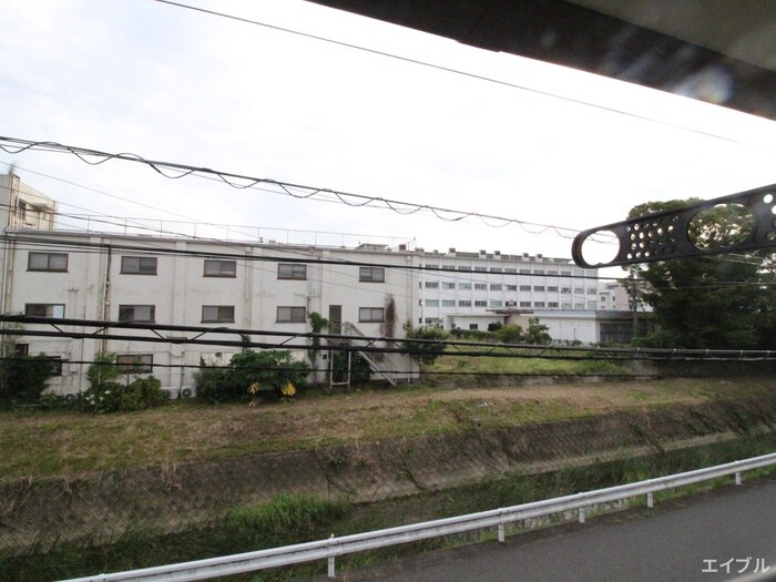 室内からの展望 ﾘﾋﾞﾝｸﾞﾀｳﾝ小森野壱番館Ｃ棟