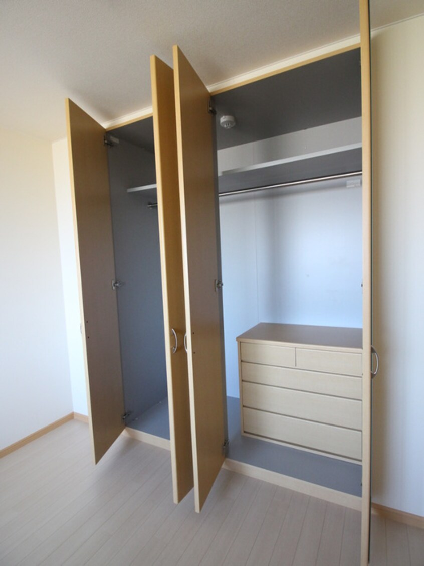 収納 クレスト－ル