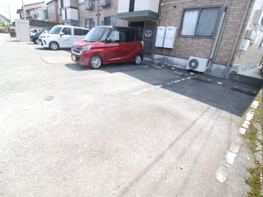 駐車場 ルミエール南花畑