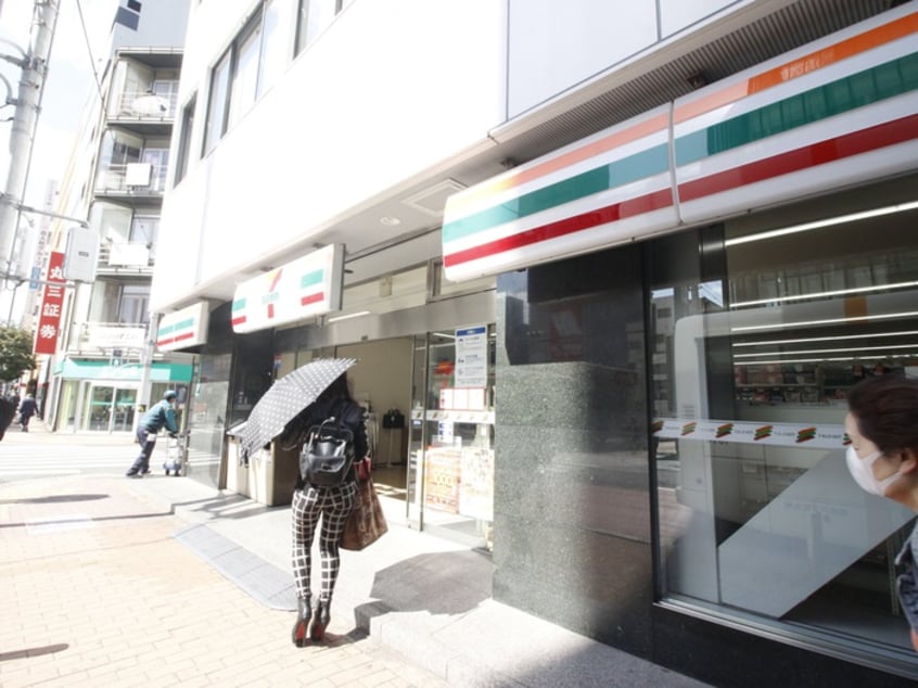 セブンイレブン小倉米町店(コンビニ)まで280m グランシャルール京町