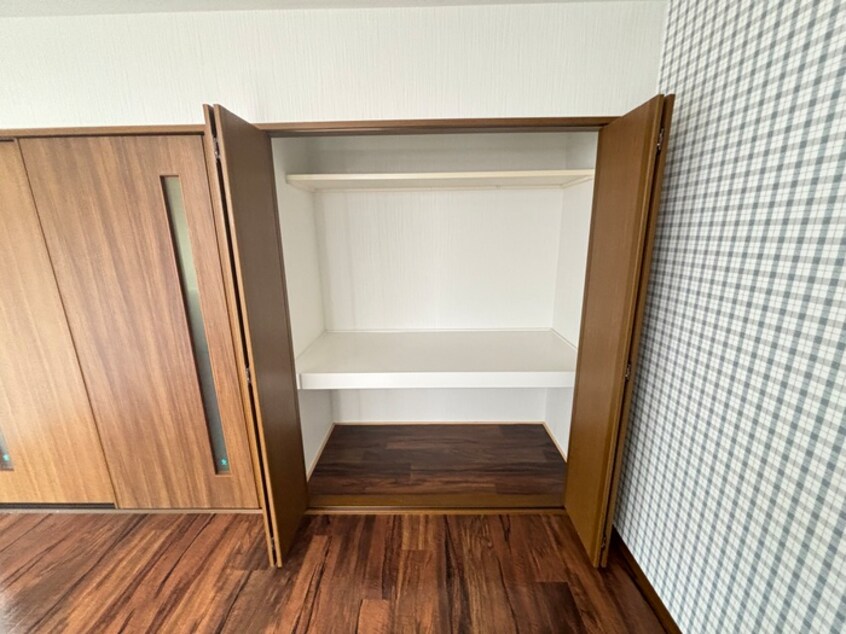 収納 ベルエポック葛原C棟