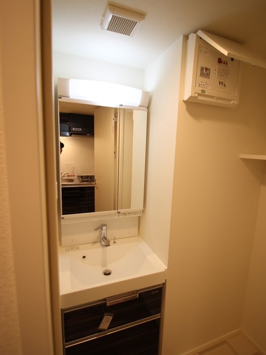 洗面 Ｖｏｌａｒｅ　ＨＡＫＡＴＡ