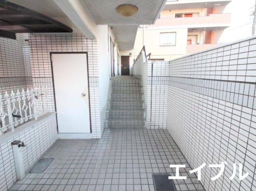 エントランス部分 シャトー七隈