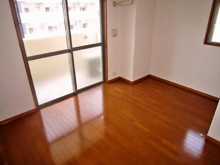 居室 アンプル－ルベトン　カルティエ