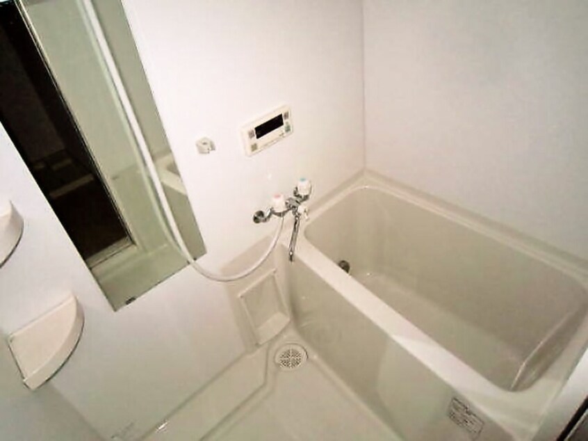 バス／シャワールーム等 アンプル－ルベトン　カルティエ