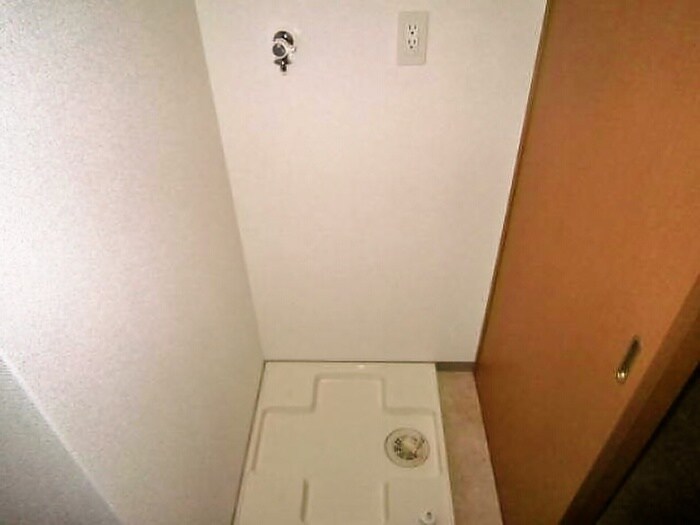 洗濯機置場 アンプル－ルベトン　カルティエ