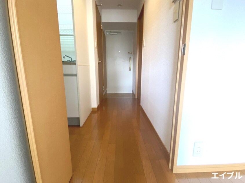 廊下 アンプル－ルベトン　カルティエ