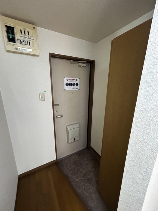 玄関 イ－ストピュア筥松