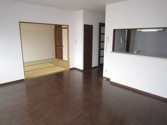 内観写真 ロイヤルクロ－バ－