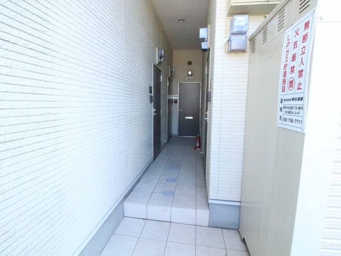 エントランス部分 コンフォ－トベネフィス大橋南１