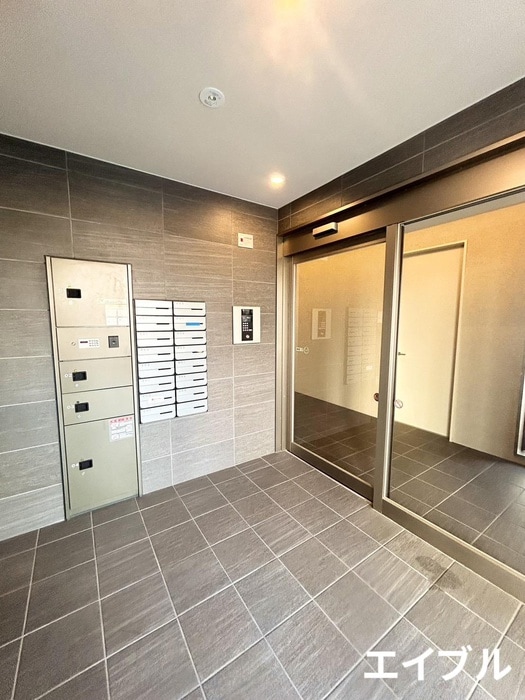 エントランス部分 ニューシャイン戸畑