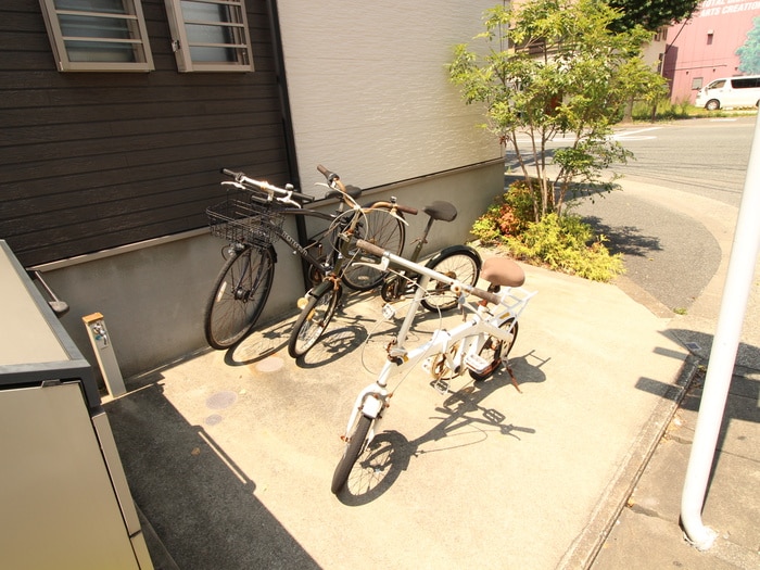 駐輪場 Grandtic At Ease大橋