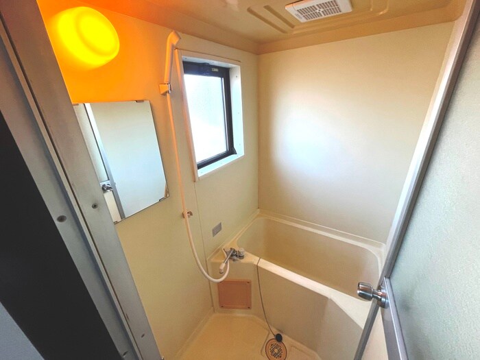 バス／シャワールーム等 セサミロード