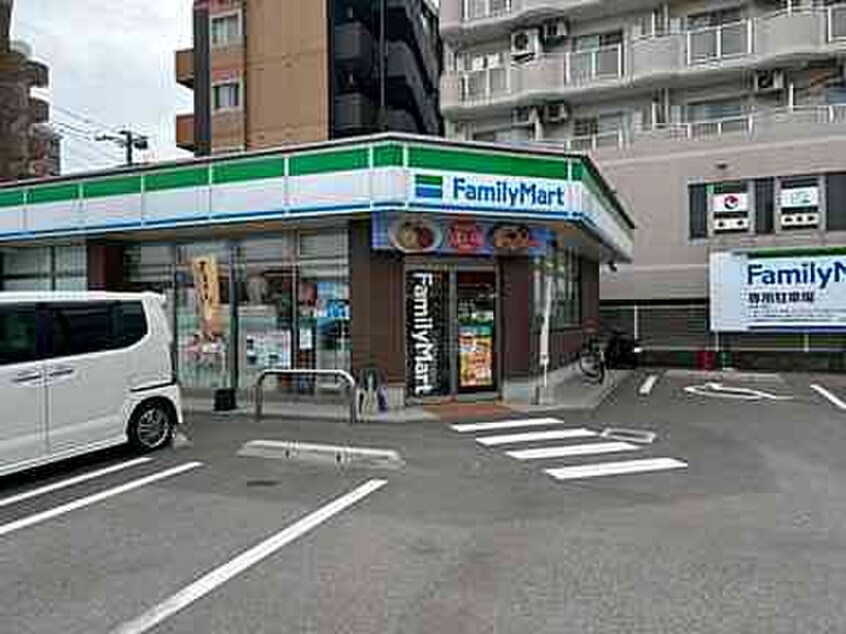 ファミリーマート福岡愛宕１丁目店(コンビニ)まで550m 二村コーポ　２階部分