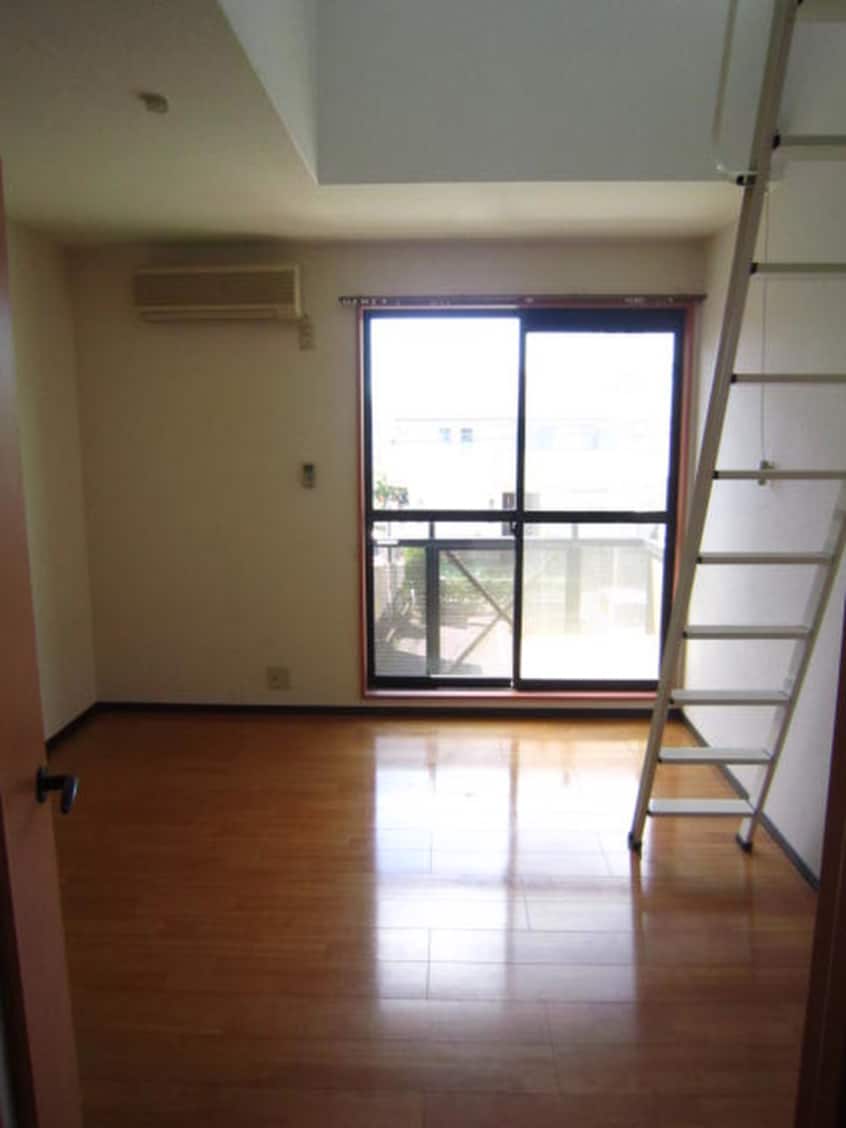 居室 クレストール麗