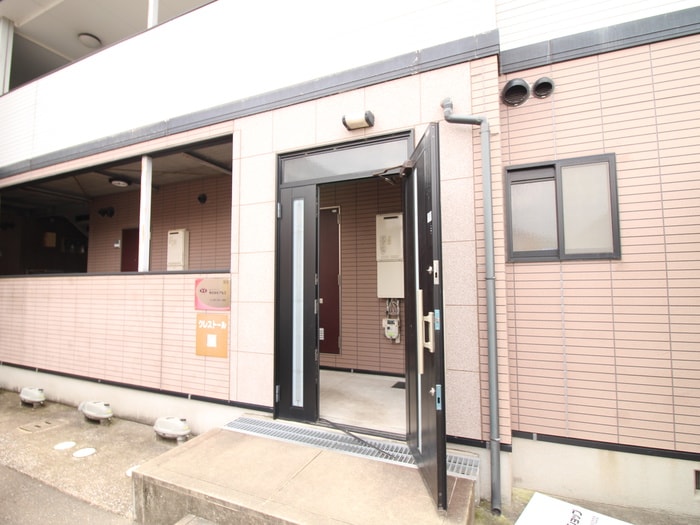 エントランス部分 クレストール麗