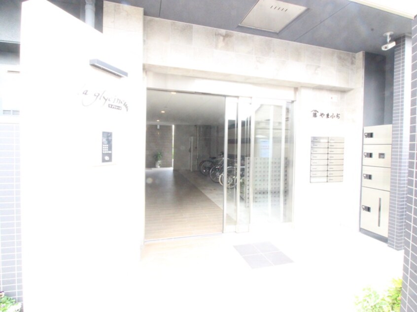 エントランス部分 ラ　グリシーヌ
