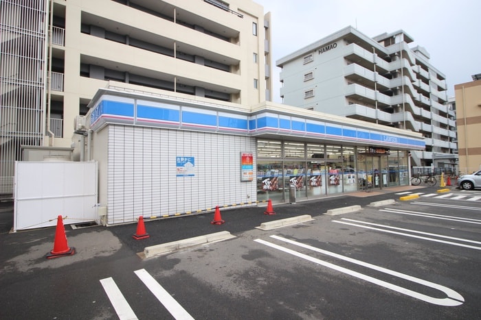 ローソン(コンビニ)まで730m メゾン サンティナＥ棟