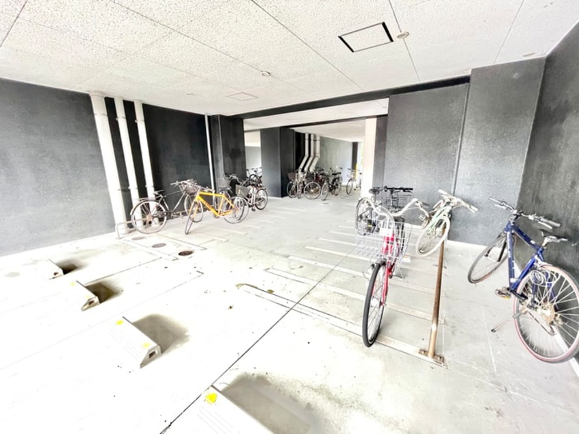 駐輪場 コンダクトレジデンス折尾