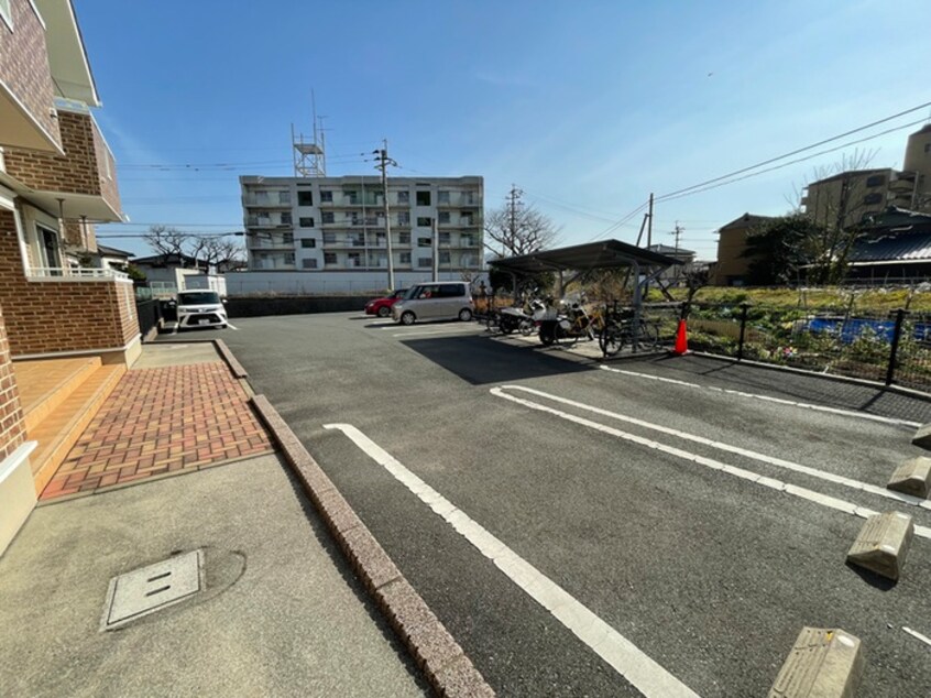 駐車場 サンセールカズＢ棟