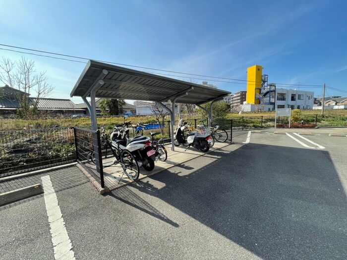 駐輪場 サンセールカズＢ棟
