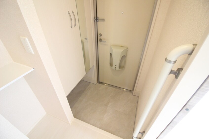 玄関 イオメールかんだB棟