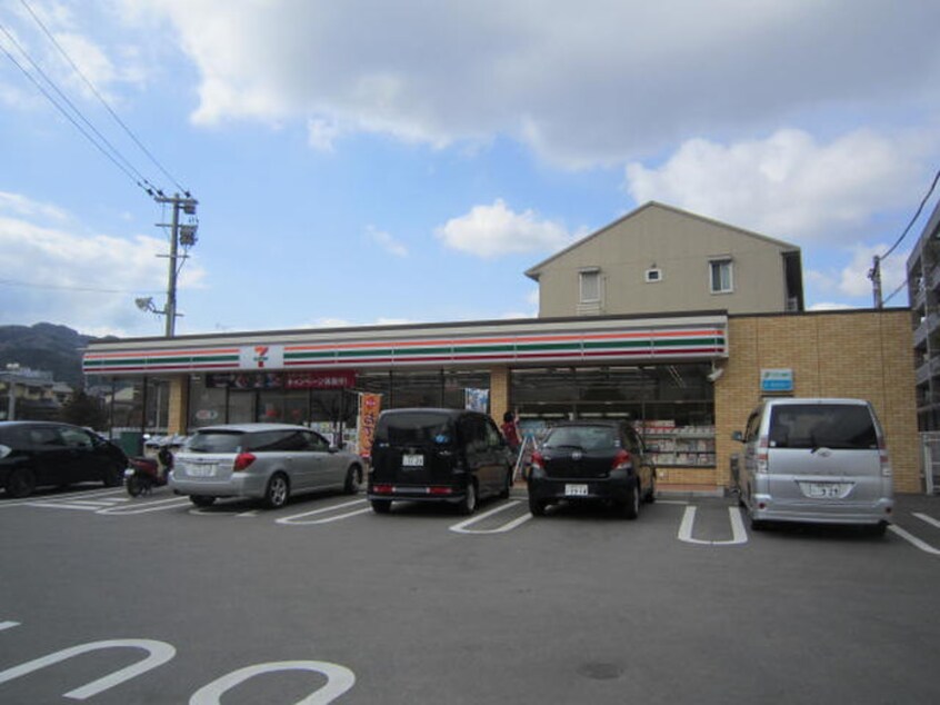 セブンイレブン(コンビニ)まで400m パレットビンテージ