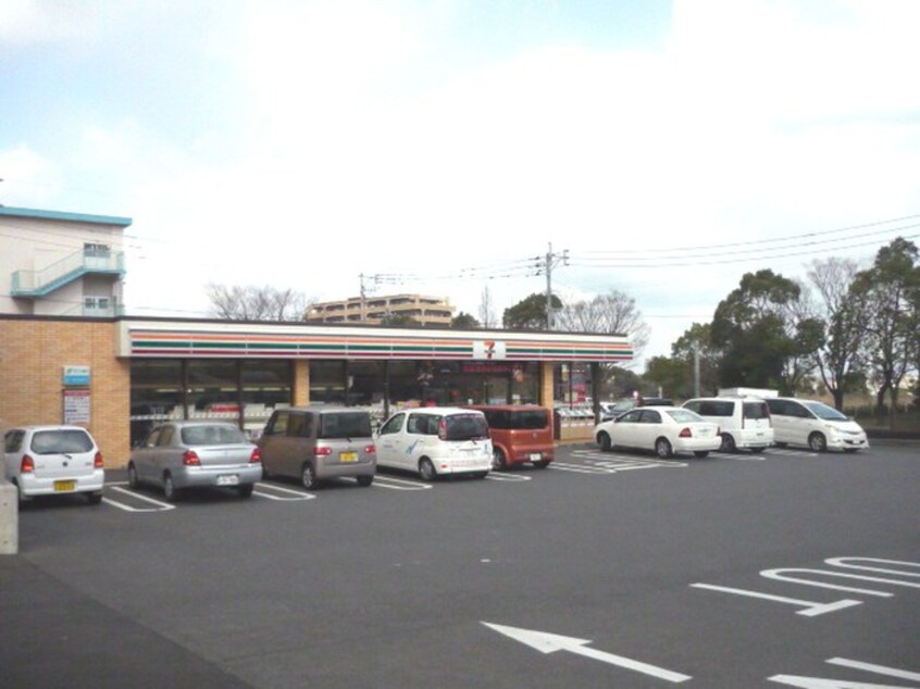 セブンイレブン八幡西曲里町(コンビニ)まで1100m アメニス桜山寺A棟(305)