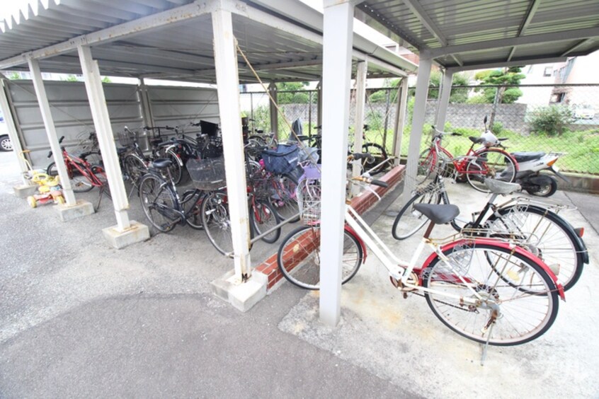 駐輪場 西島ビル