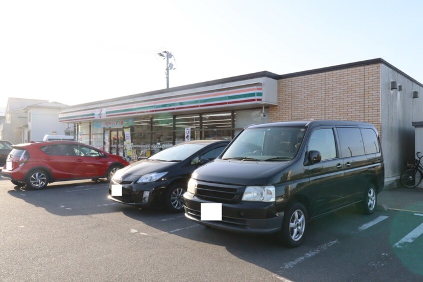 セブンイレブン飯塚伊岐須店(コンビニ)まで1607m レジデンスＩＮＮ　Ａ棟