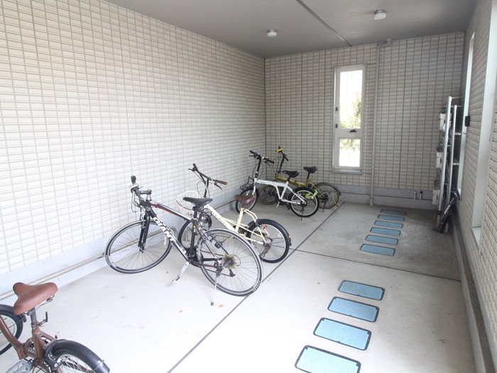 駐輪場 ブルームメゾン