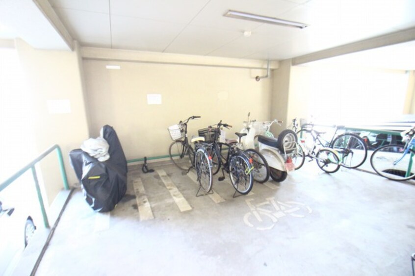 駐車場 アルゴヴィラージュ高峰