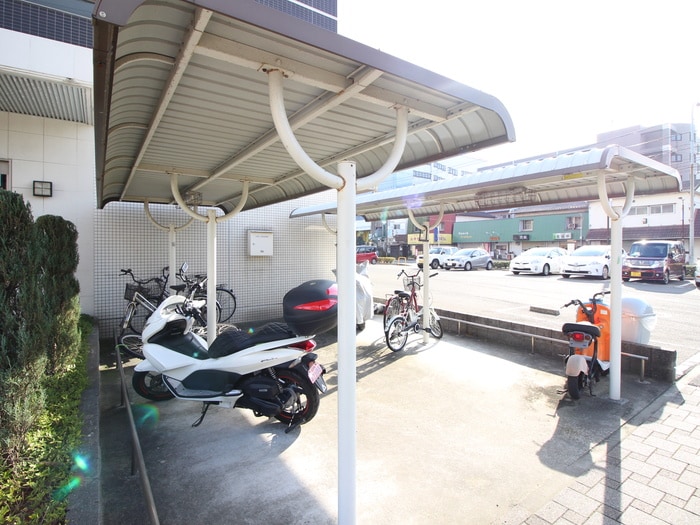 駐輪場 アイプレスおおまち