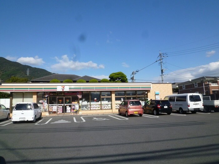 セブンイレブン葛原本町店(コンビニ)まで400m サンビレッジ葛原Ｂ棟