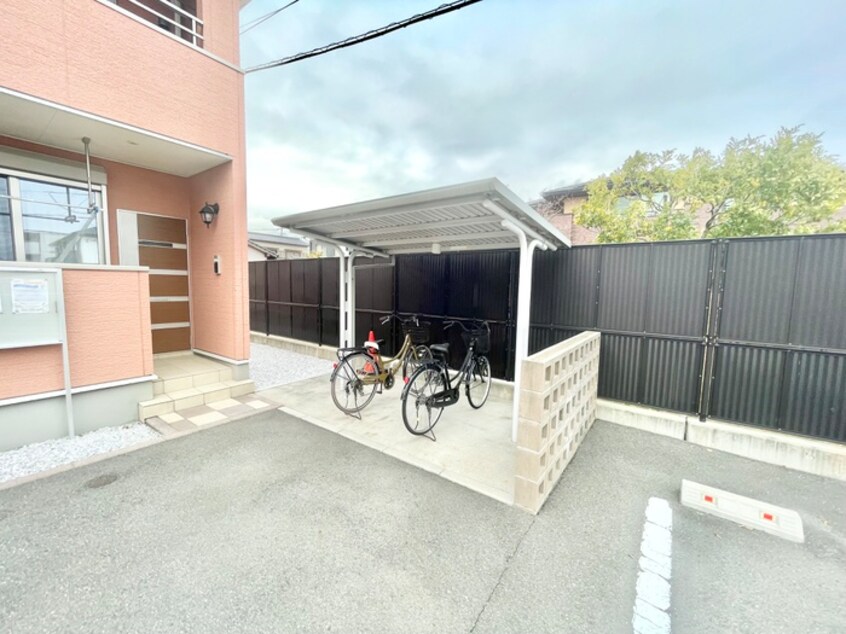 駐車場 プリムローズ本城Ａ棟